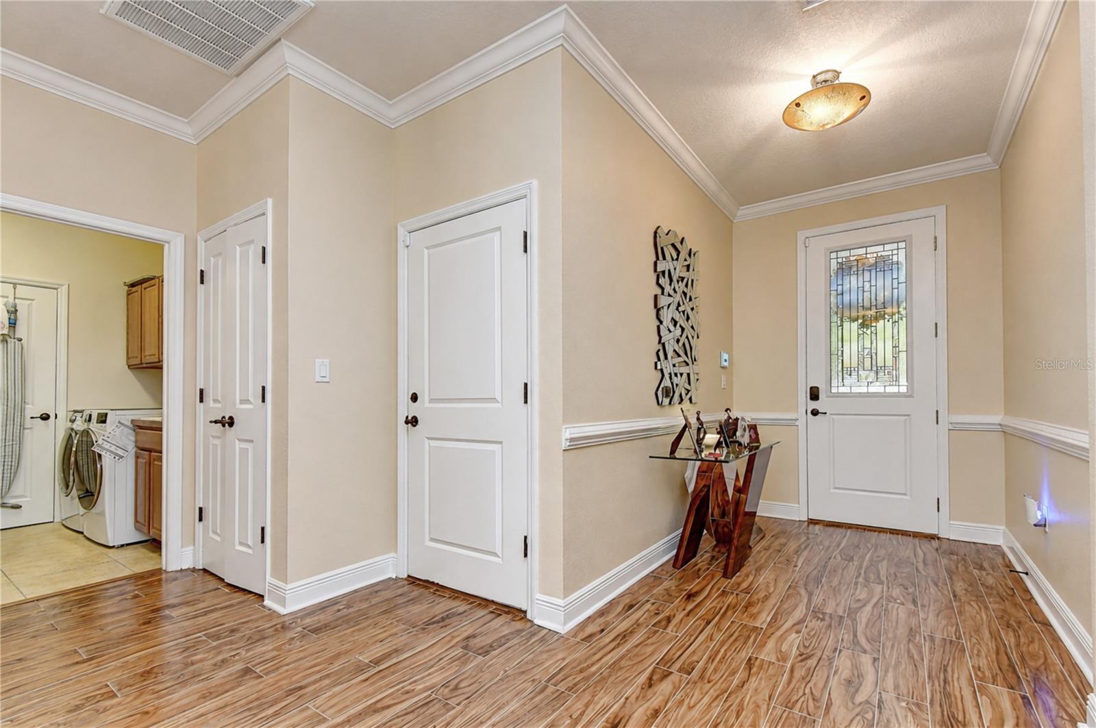 6806 MUNCASTER CT — photo 35