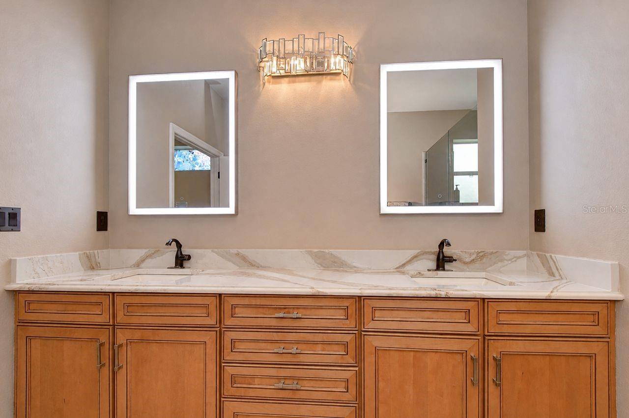 6806 MUNCASTER CT — photo 33
