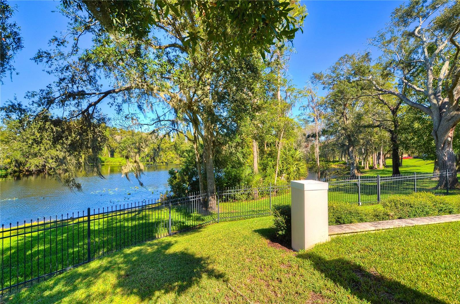 6806 MUNCASTER CT — photo 69
