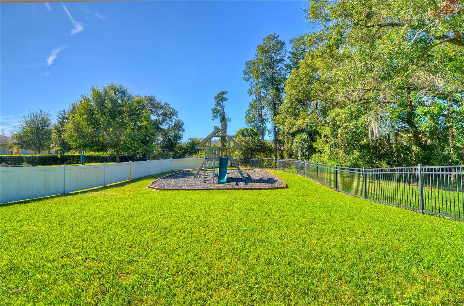 6806 MUNCASTER CT — photo 49