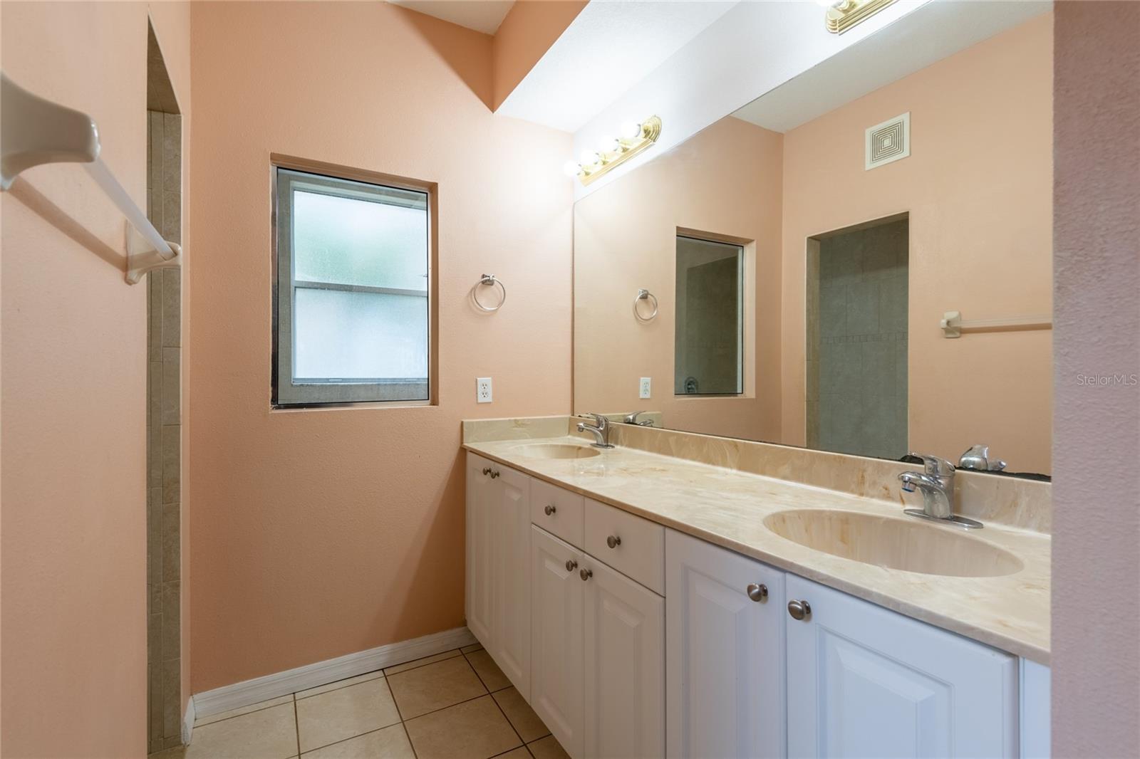 21019 SUNPOINT WAY #102 — photo 31