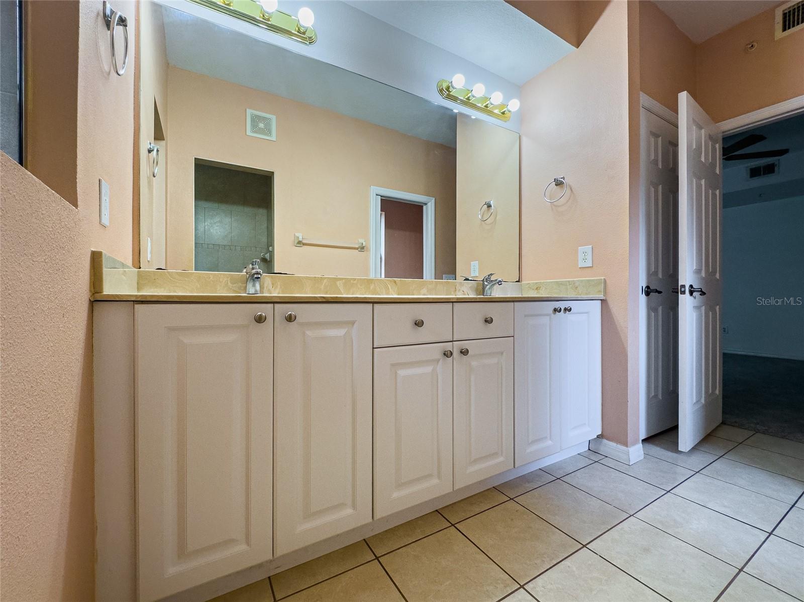 21019 SUNPOINT WAY #102 — photo 44