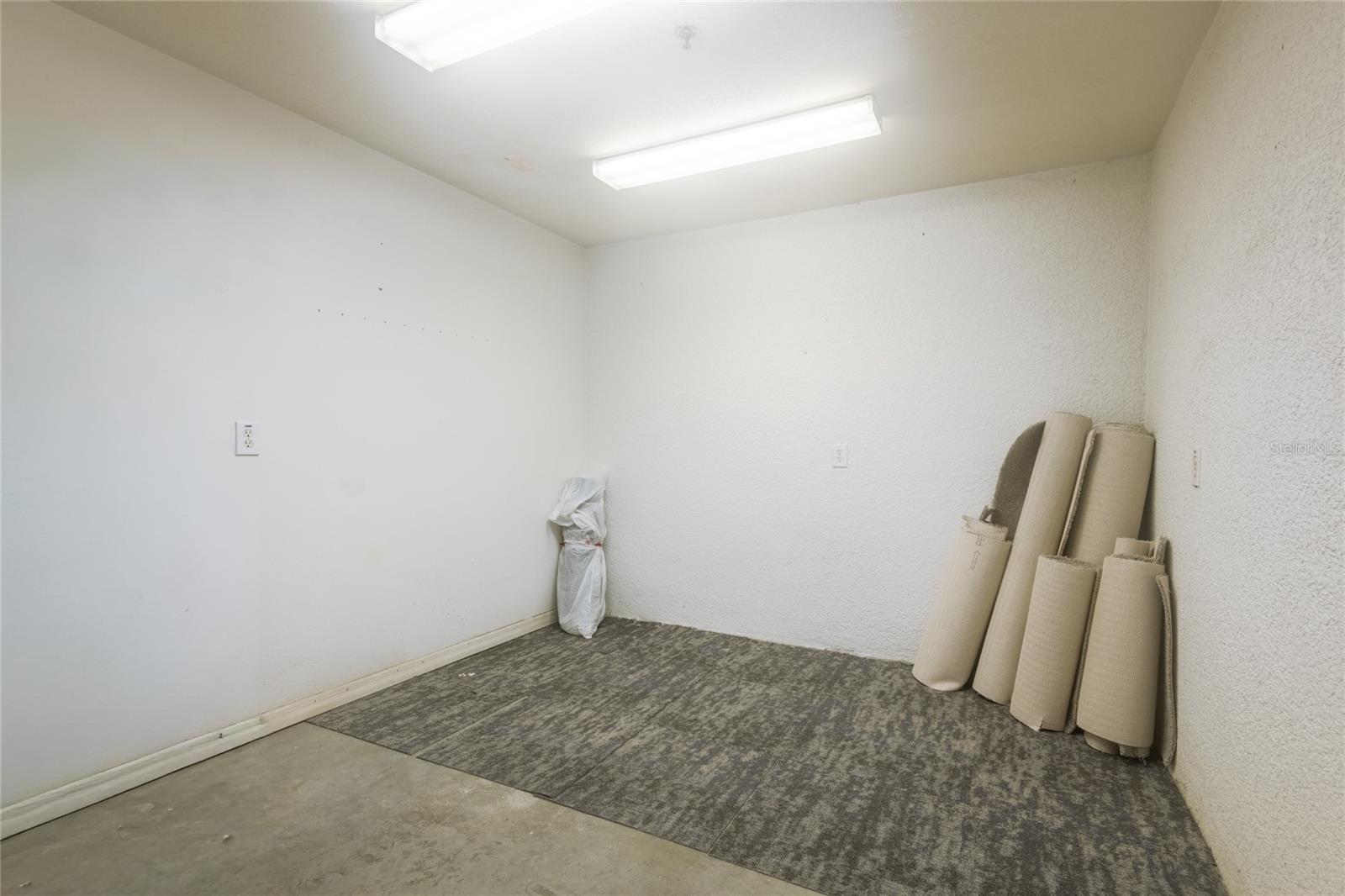 21019 SUNPOINT WAY #102 — photo 36
