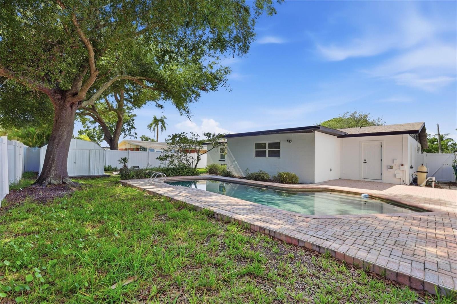 4420 W BAY COURT AVE — photo 26