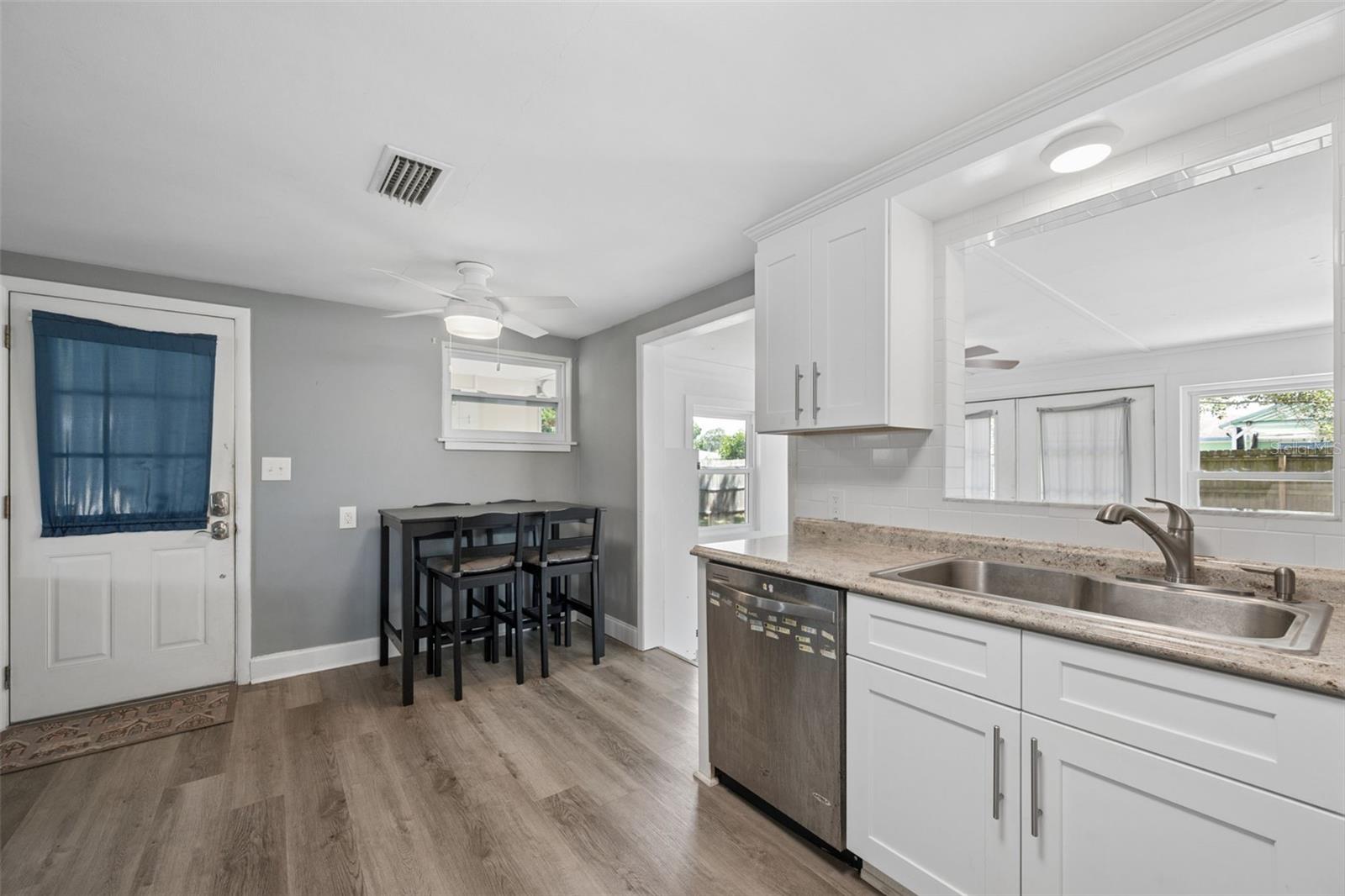 629 LEXINGTON ST — photo 23