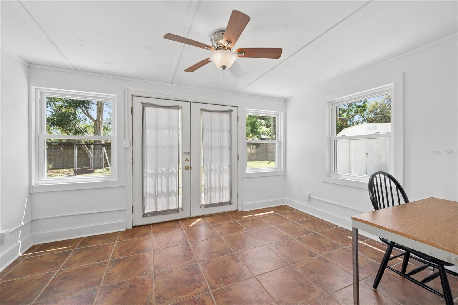 629 LEXINGTON ST — photo 27