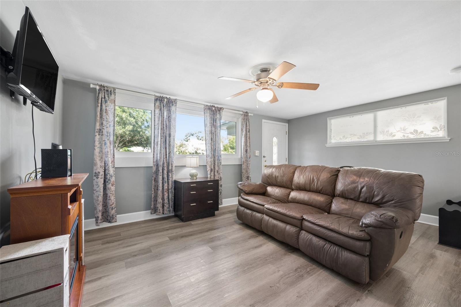 629 LEXINGTON ST — photo 15