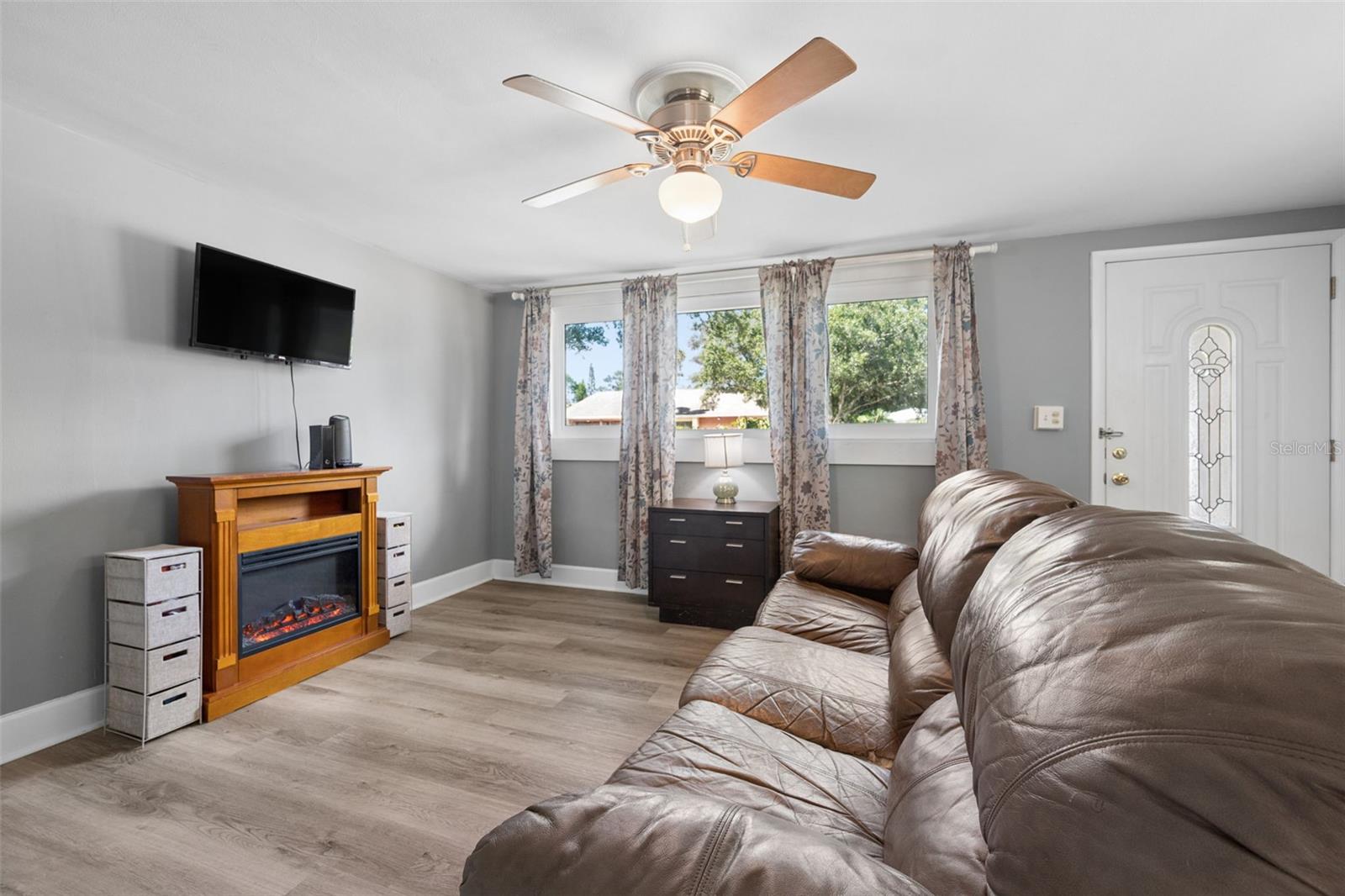 629 LEXINGTON ST — photo 16