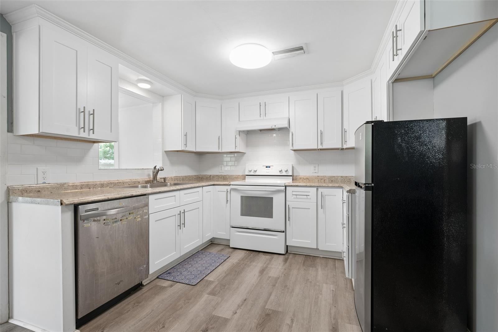 629 LEXINGTON ST — photo 20