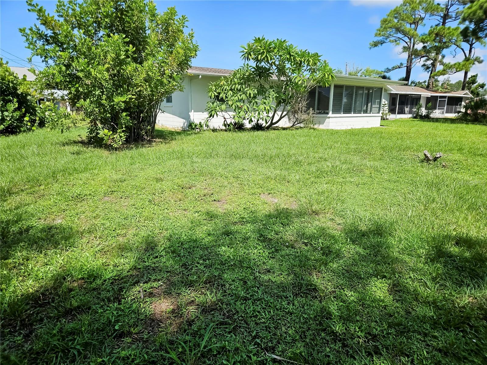 304 SHORE RD — photo 24