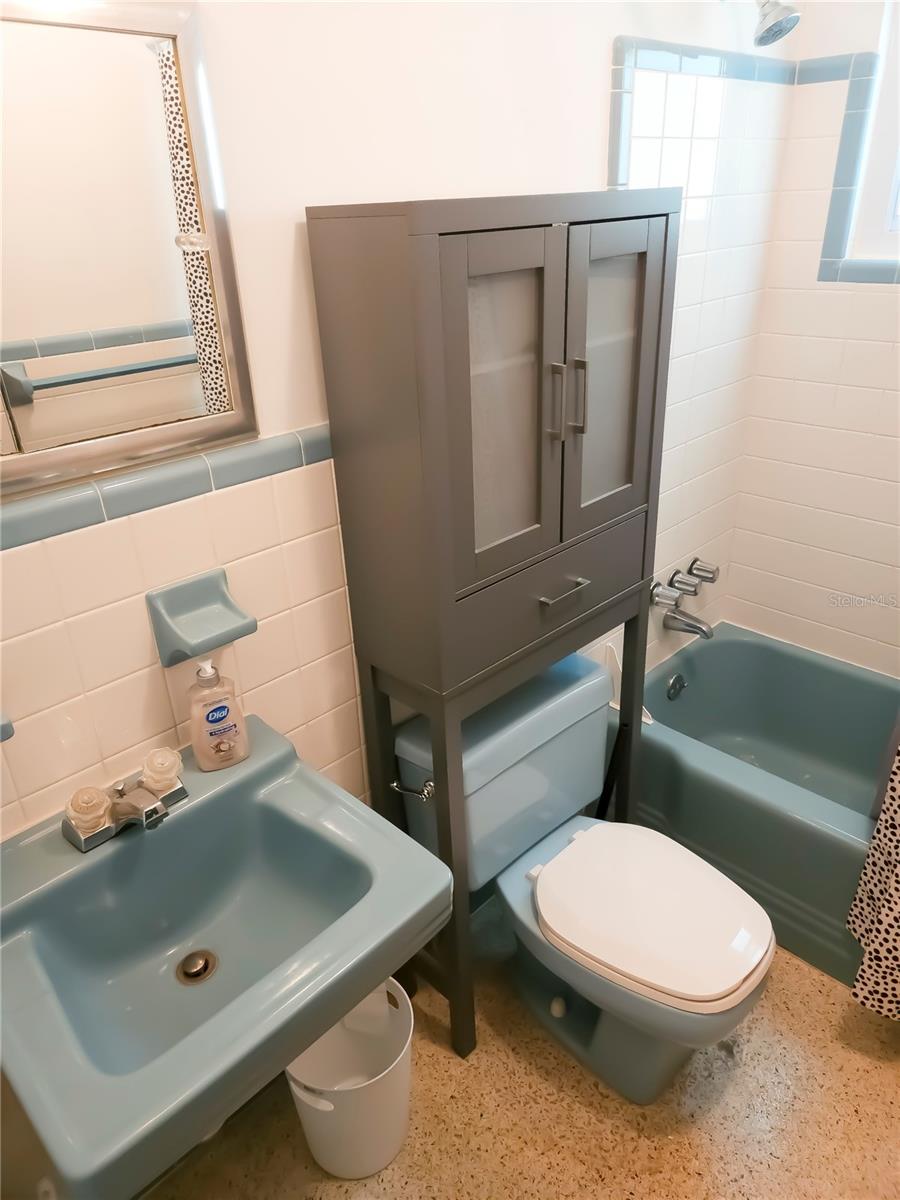 304 SHORE RD — photo 18