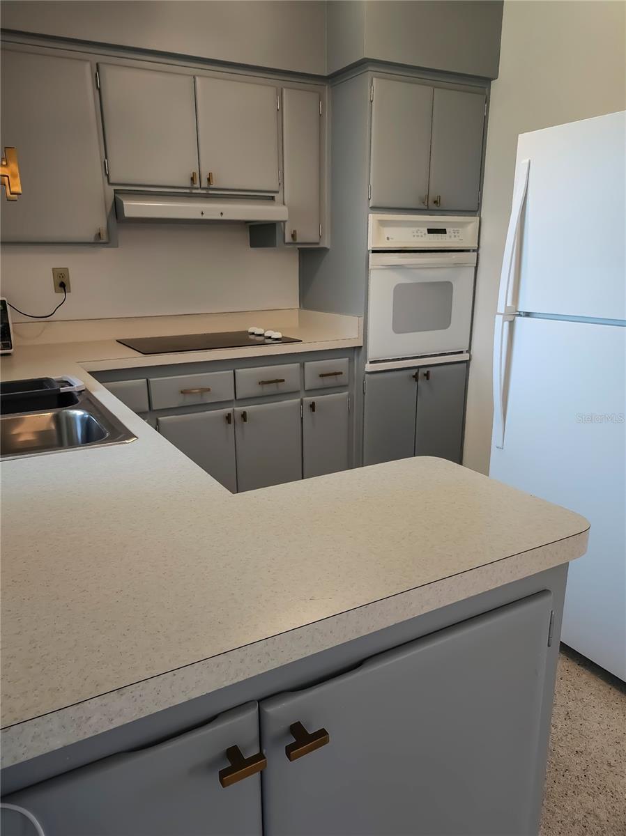 304 SHORE RD — photo 10