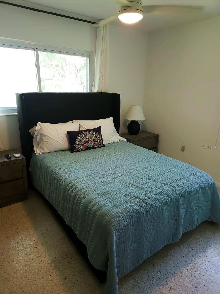 304 SHORE RD — photo 15
