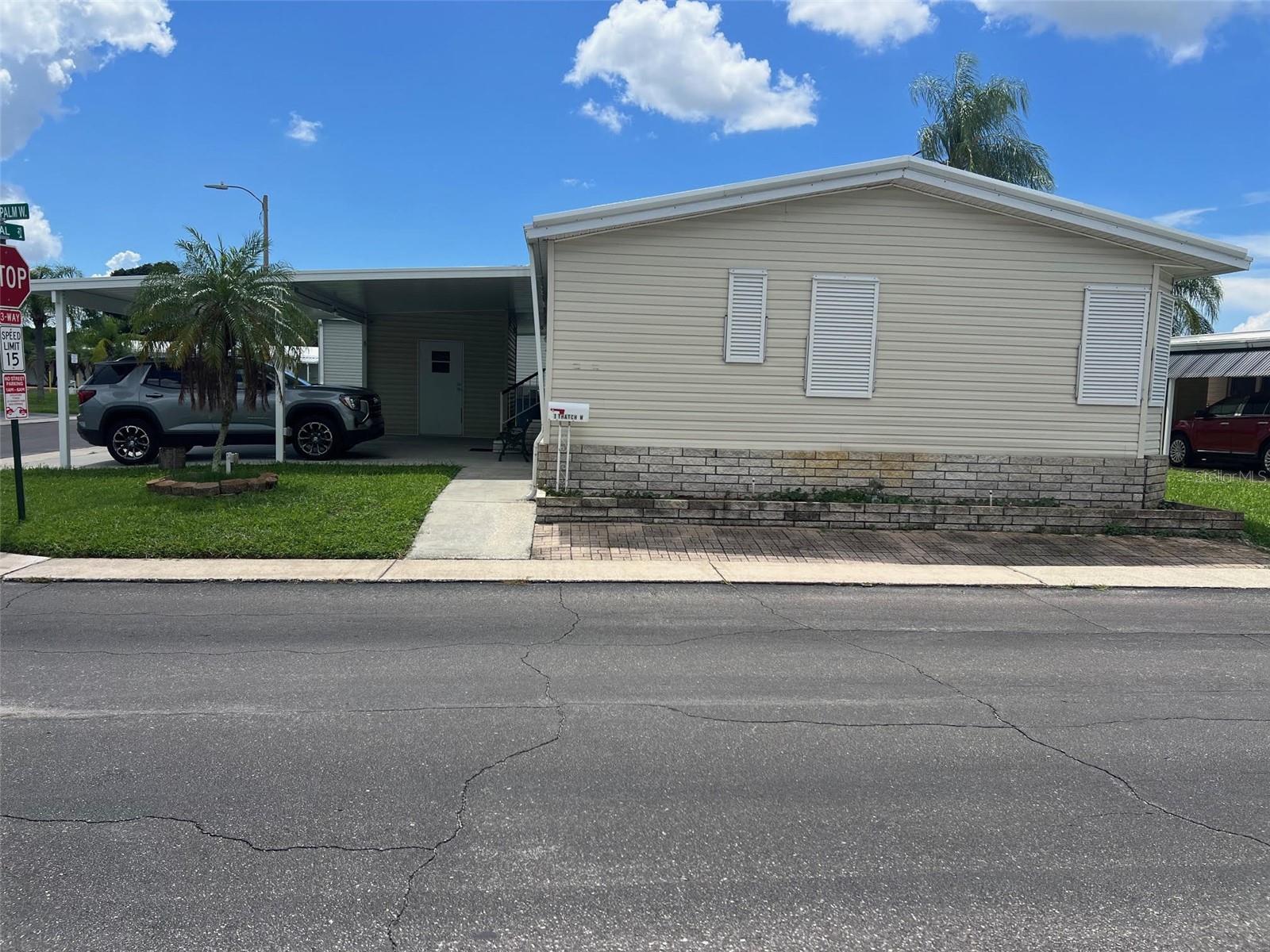 1 THATCH PALM ST W — photo 4