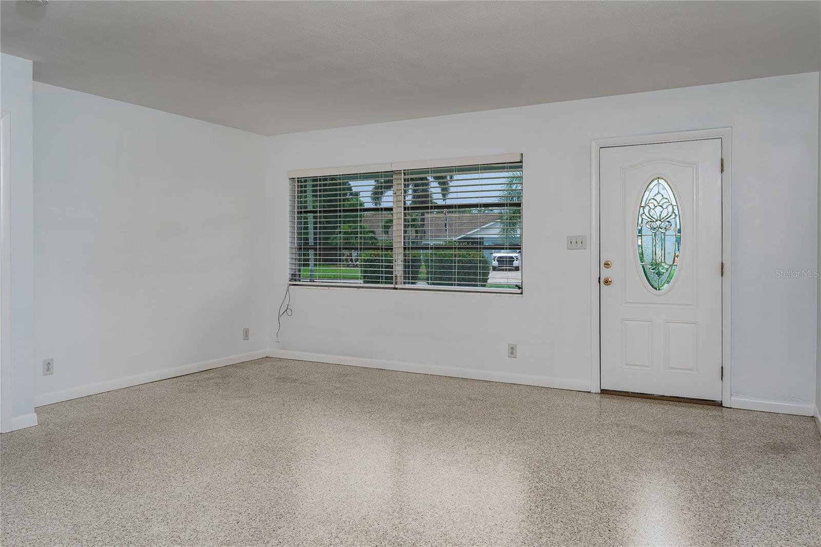 1225 CASABELLA DR — photo 3