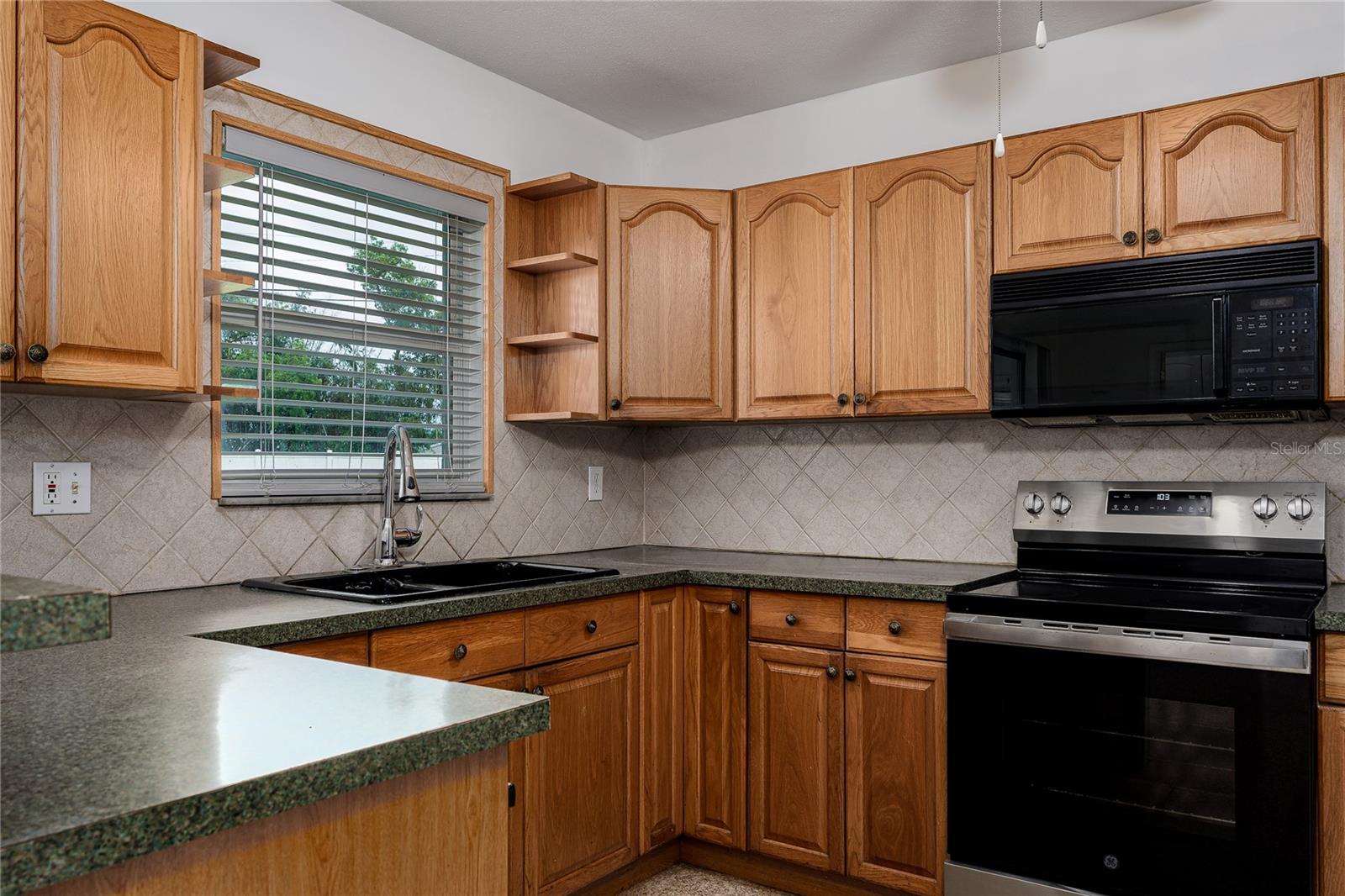 1225 CASABELLA DR — photo 7