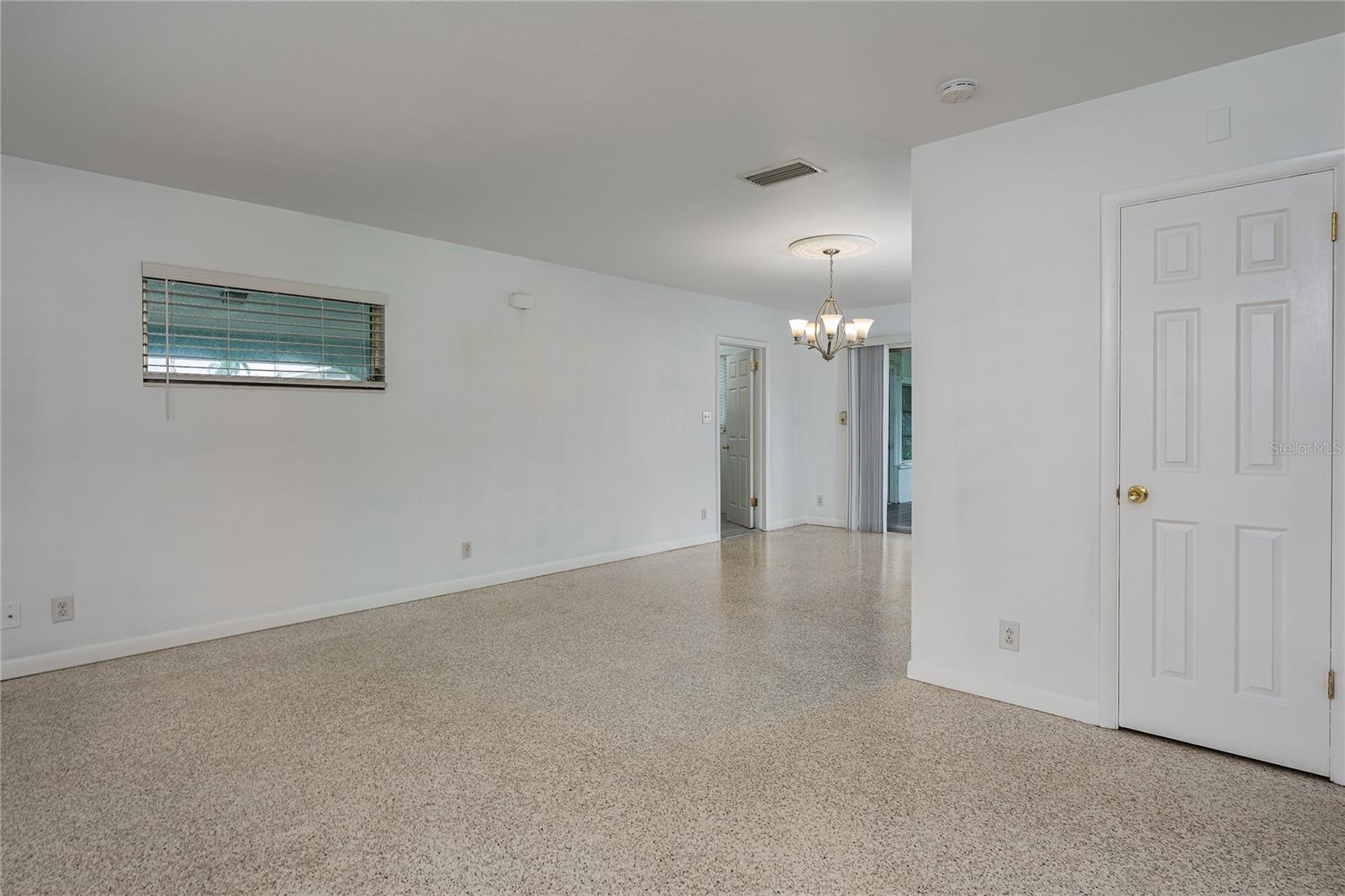 1225 CASABELLA DR — photo 10