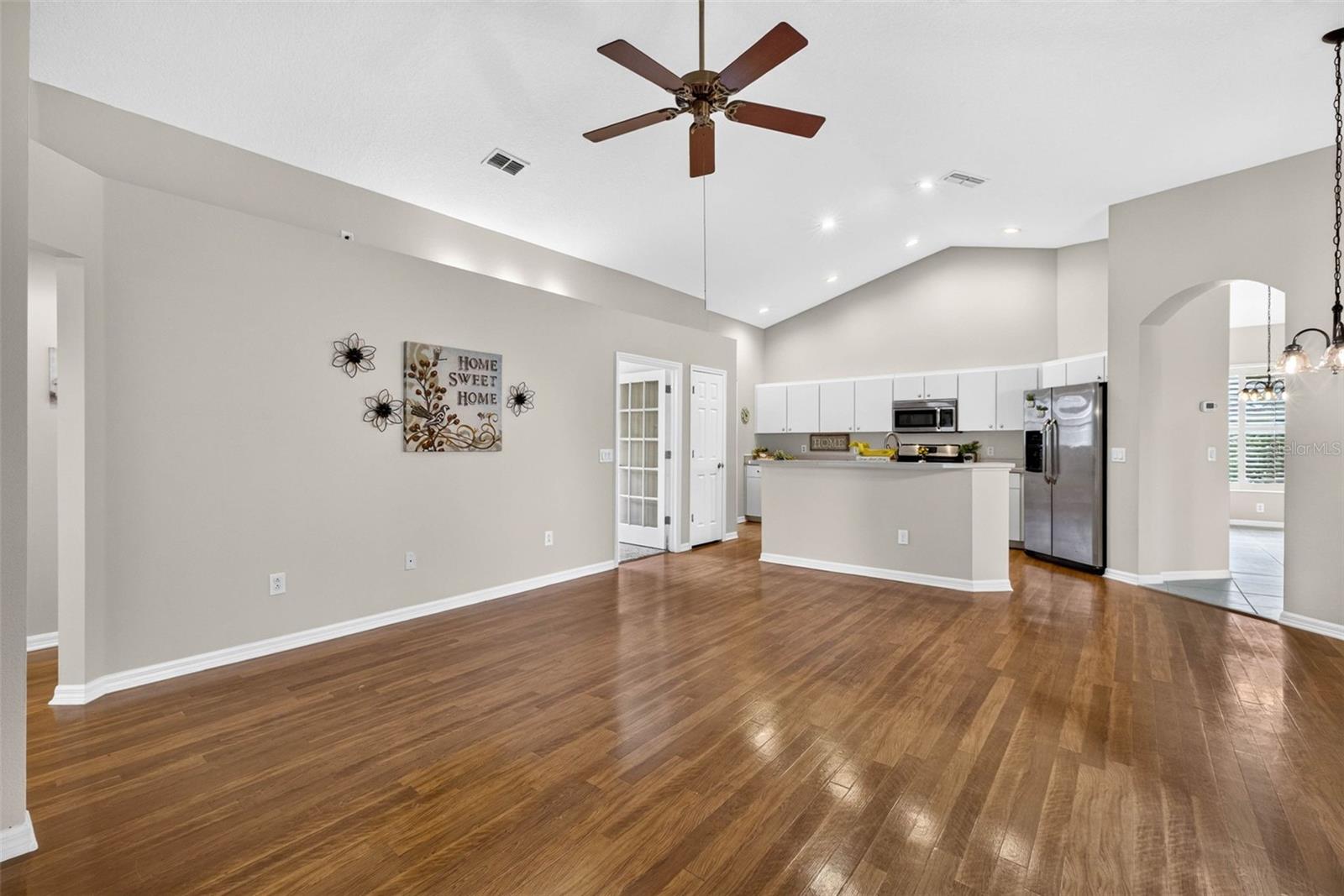 9603 BIRNAMWOOD ST — photo 8