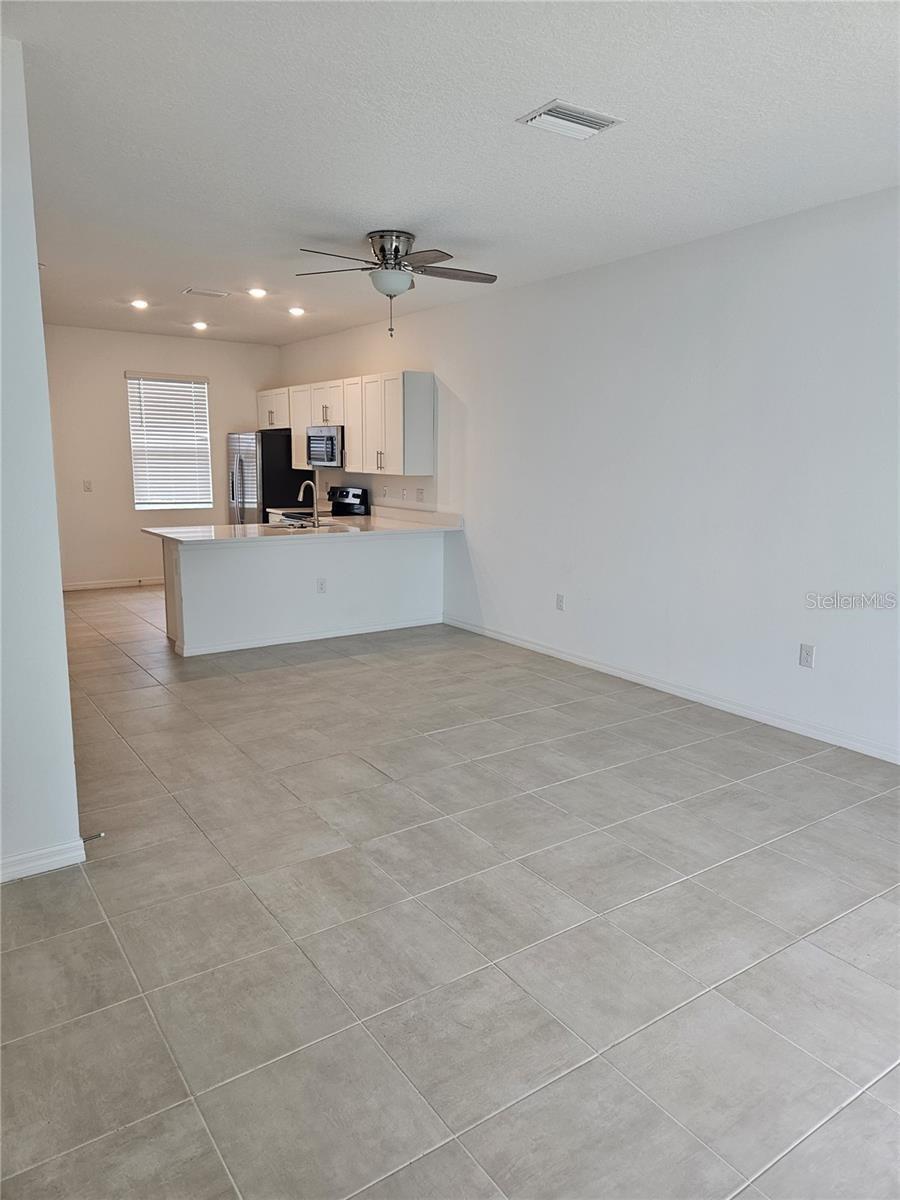 8520 DAYBREAK ST — photo 2