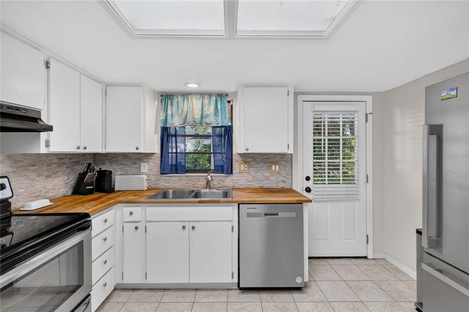 317 W COMANCHE AVE — photo 8