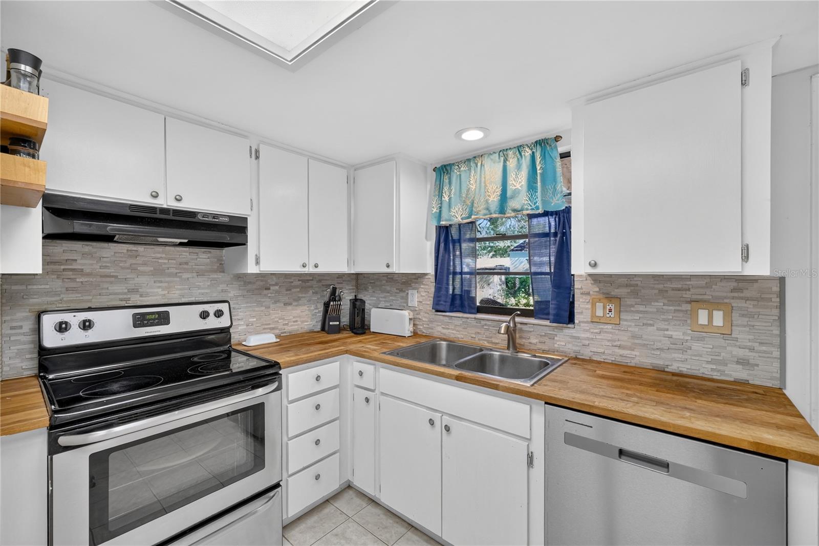 317 W COMANCHE AVE — photo 9