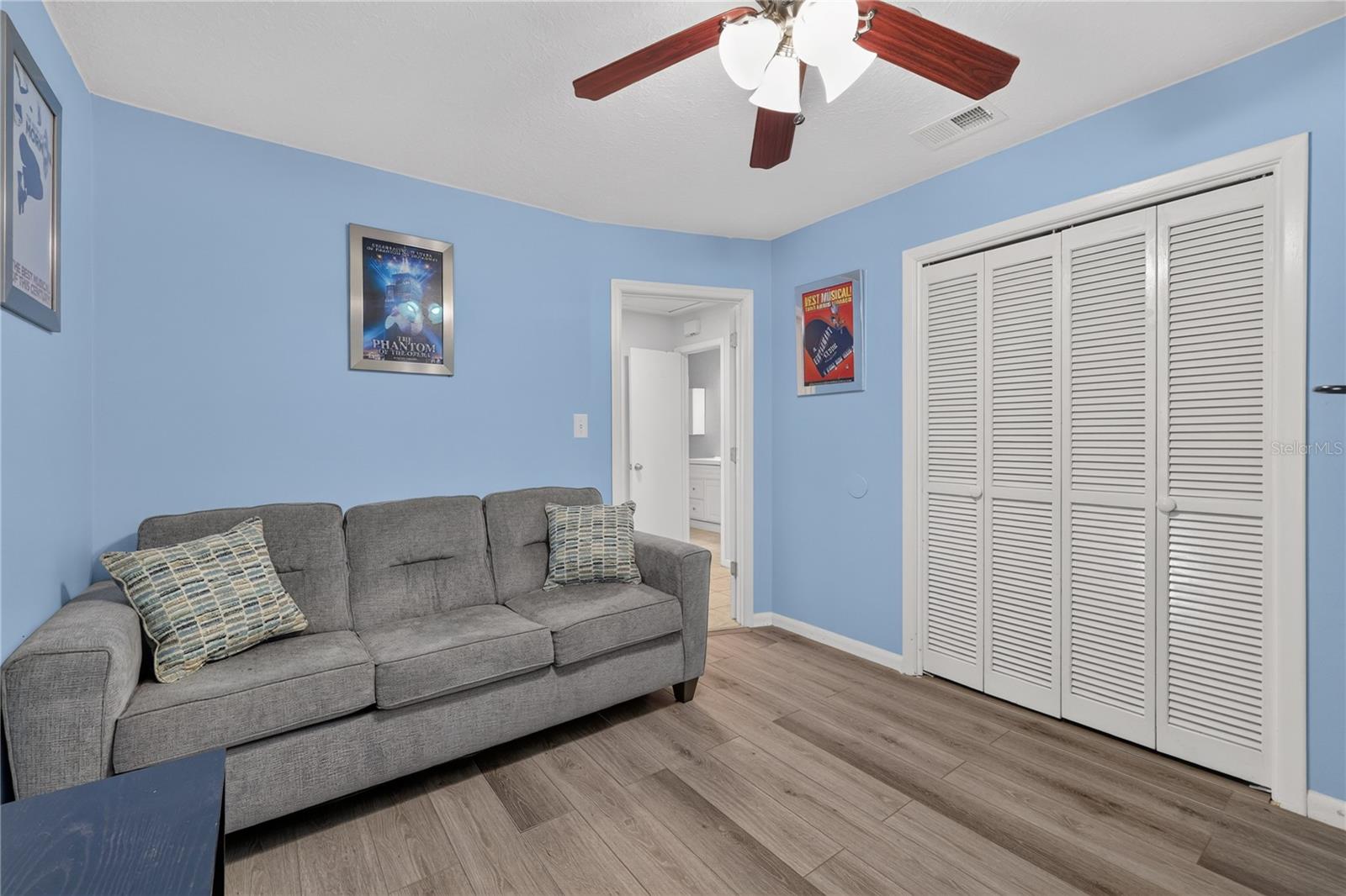 317 W COMANCHE AVE — photo 17