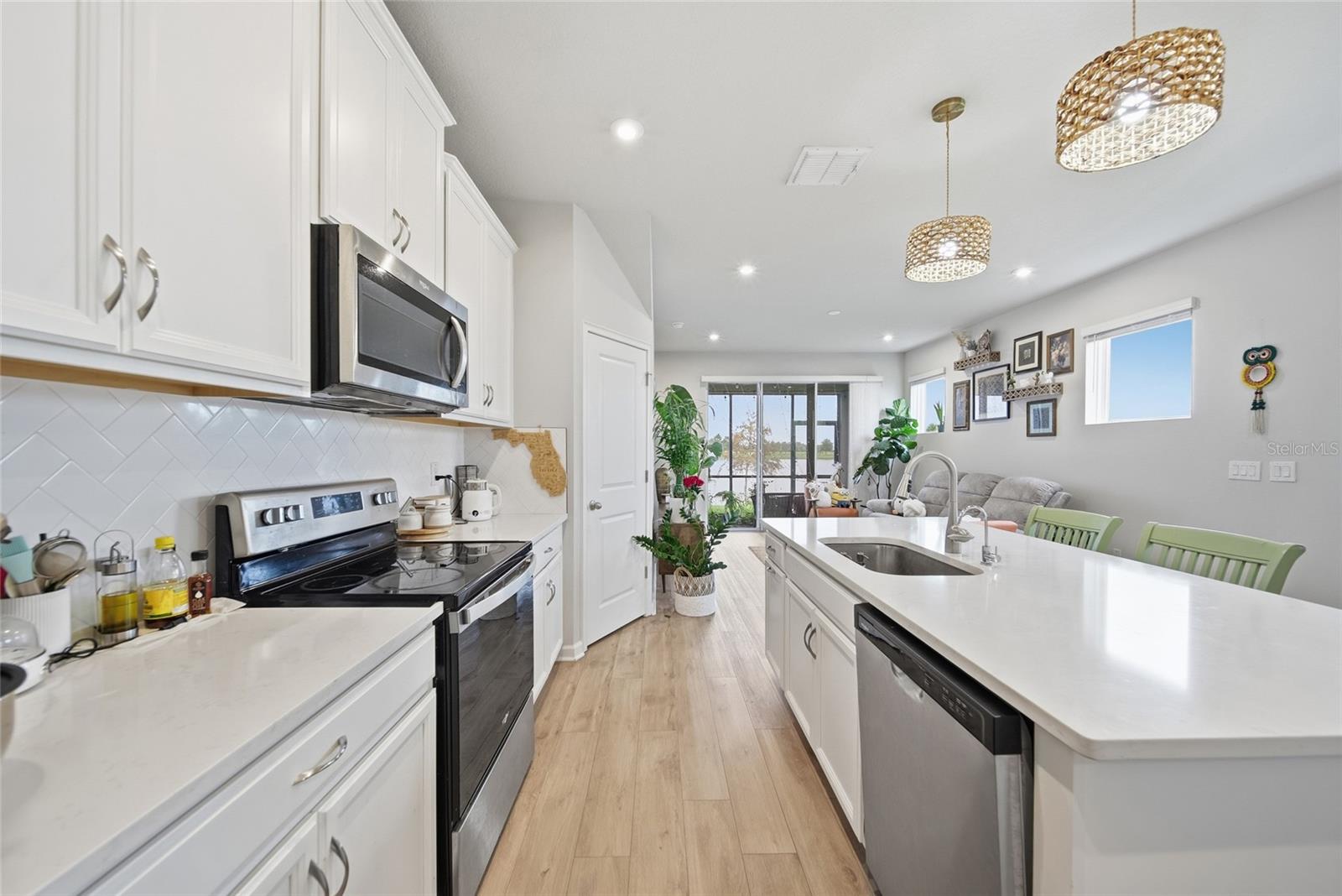 2361 SUMMERLIT ST — photo 8