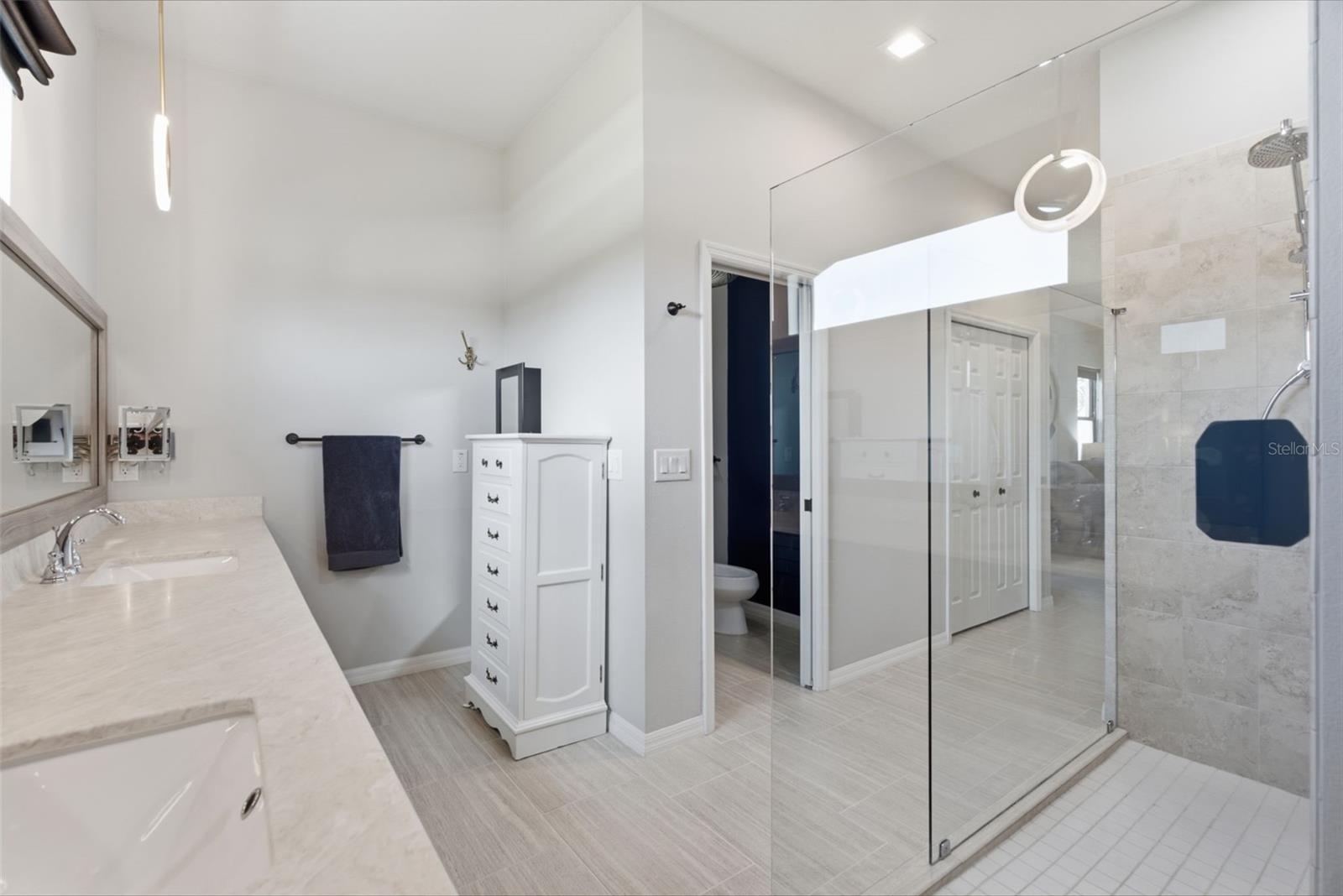 807 ALANDRA LN — photo 40