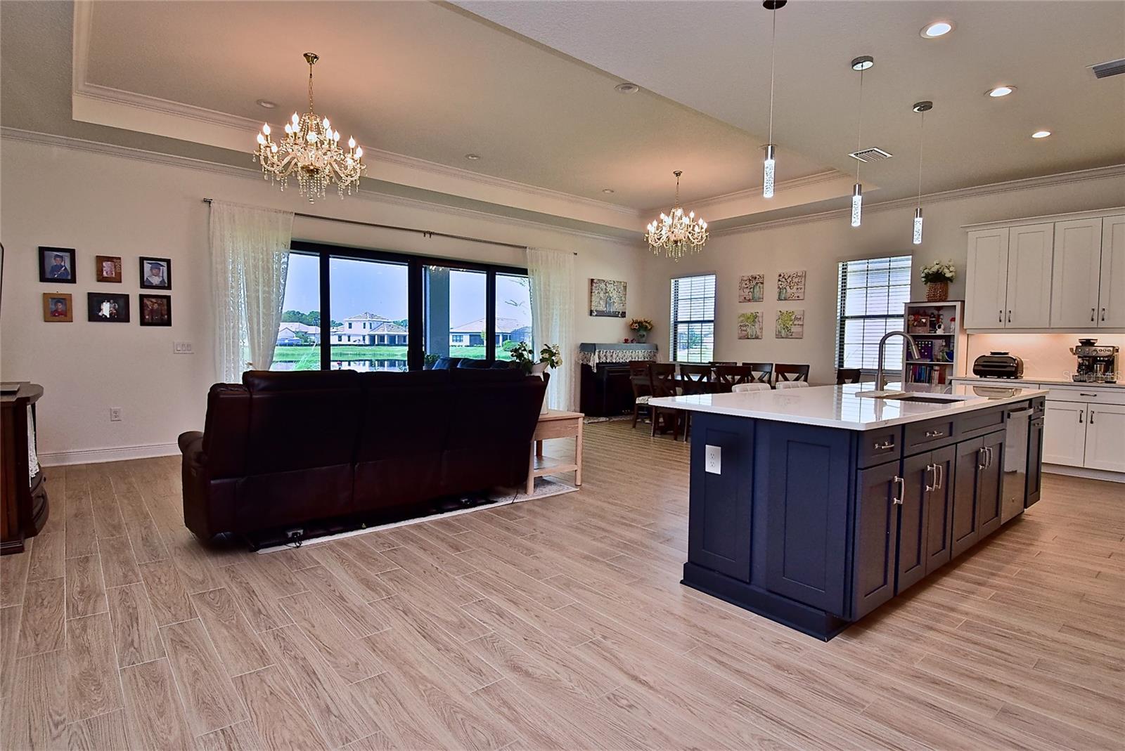 437 ALBERATA WAY — photo 4