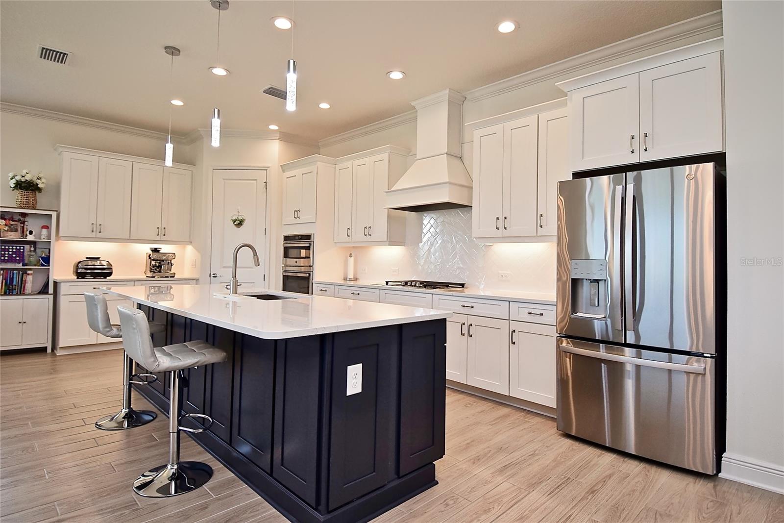 437 ALBERATA WAY — photo 10