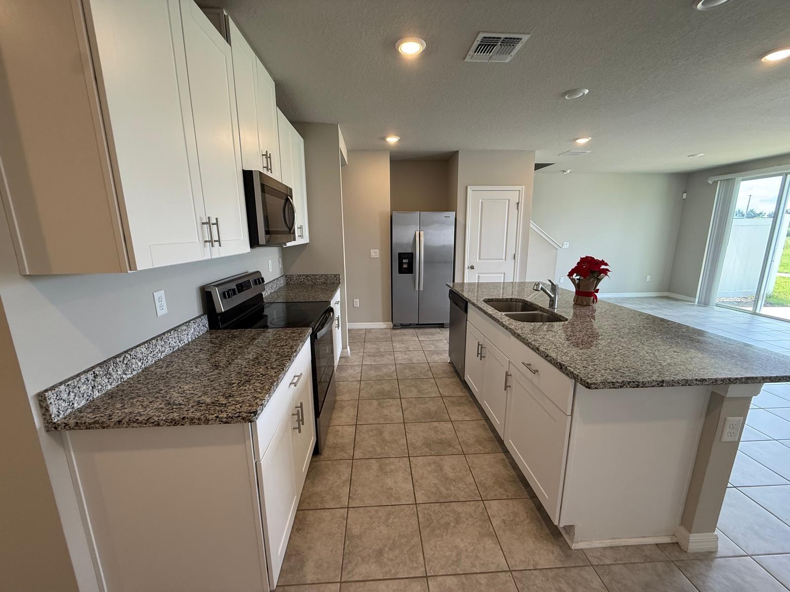 7627 MOMENTUM PKWY — photo 5