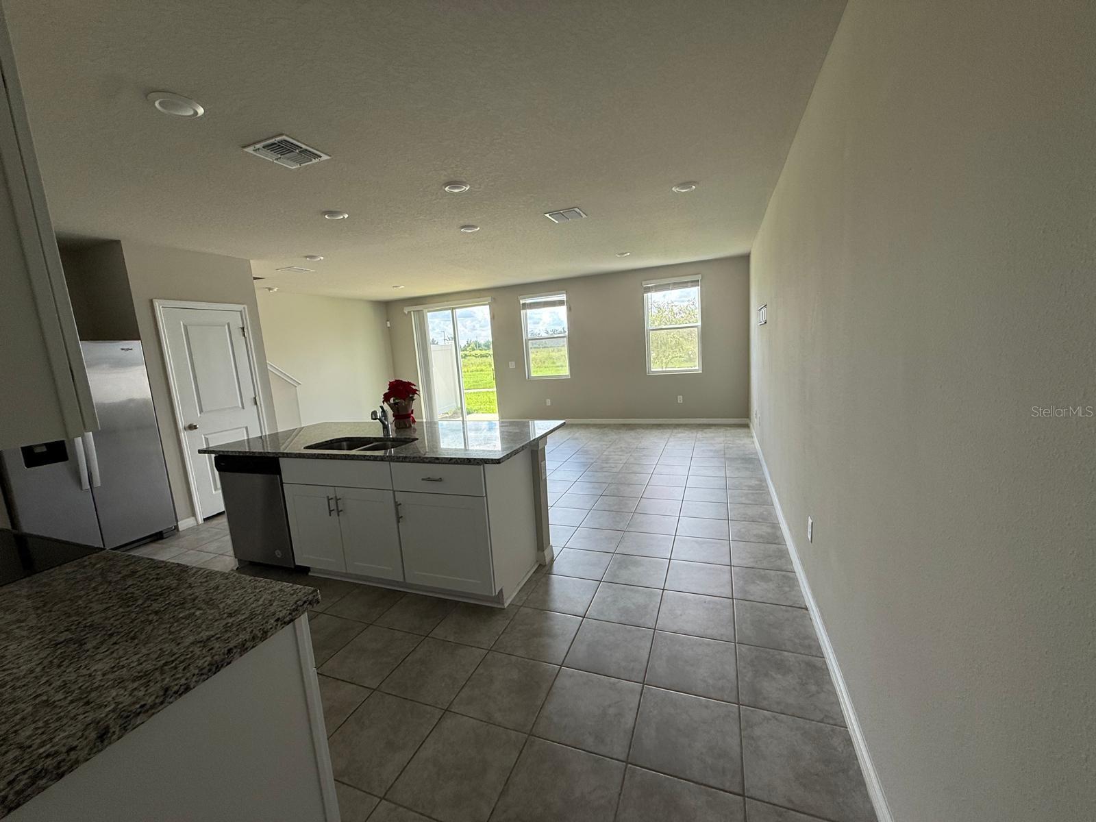 7627 MOMENTUM PKWY — photo 2