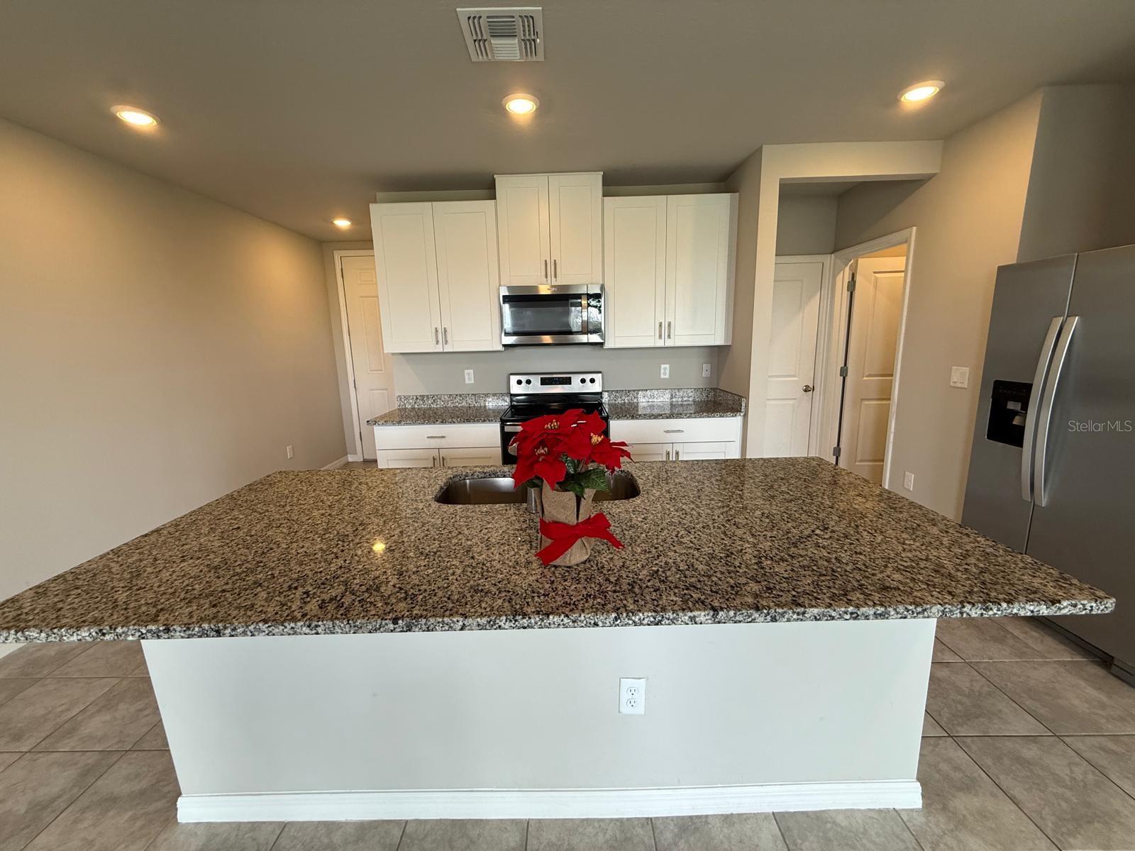 7627 MOMENTUM PKWY — photo 12