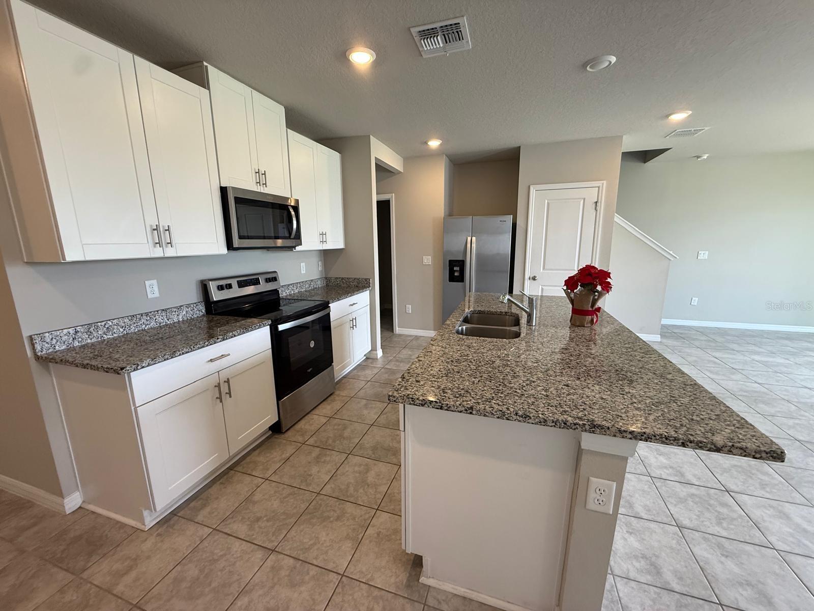 7627 MOMENTUM PKWY — photo 6