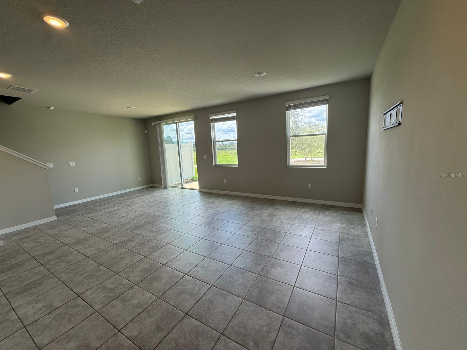 7627 MOMENTUM PKWY — photo 7