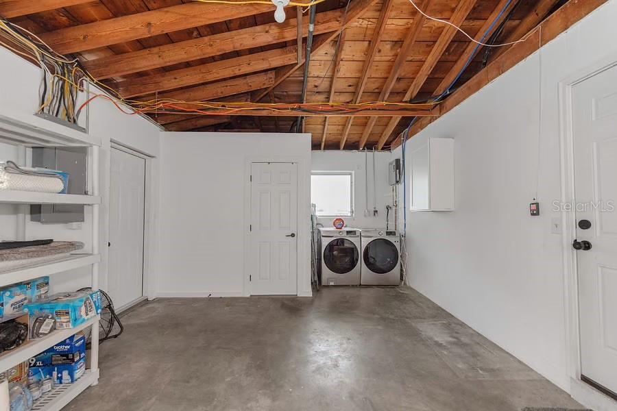 1579 ELIZABETH LN — photo 10