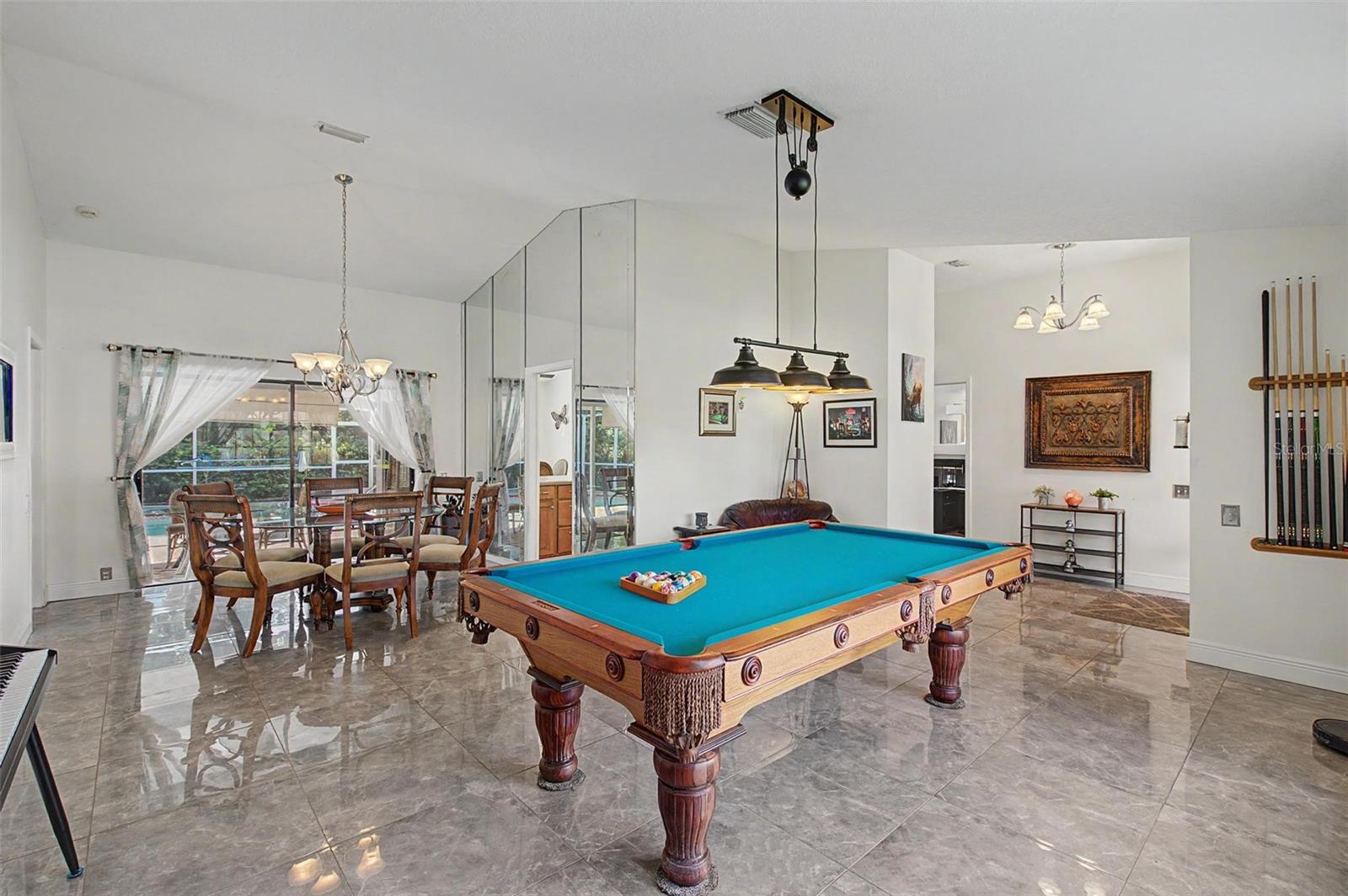 8612 BRAXTON DR — photo 8