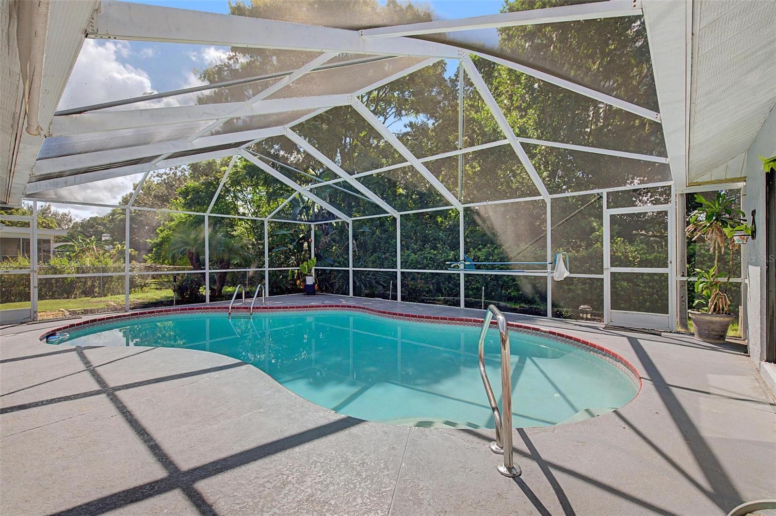 8612 BRAXTON DR — photo 40