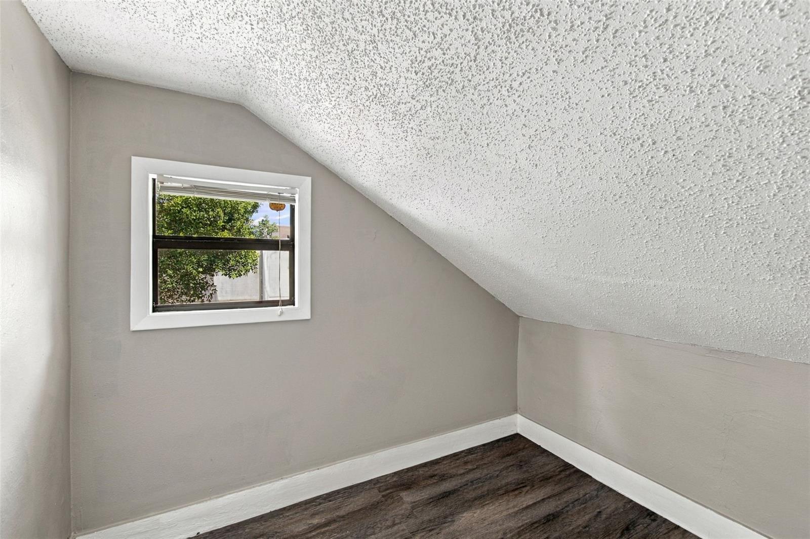2501 57TH PL N — photo 33