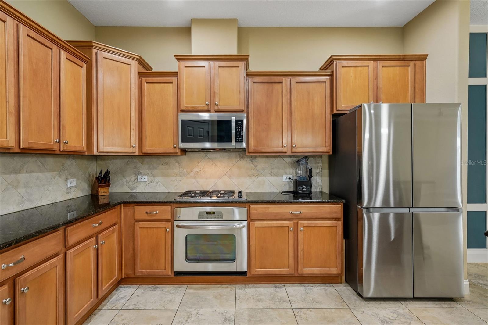 2812 DEVONOAK BLVD — photo 10