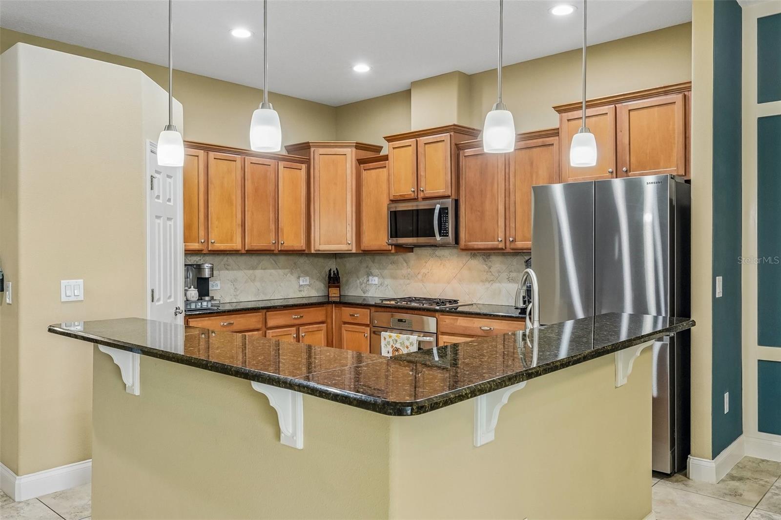 2812 DEVONOAK BLVD — photo 8