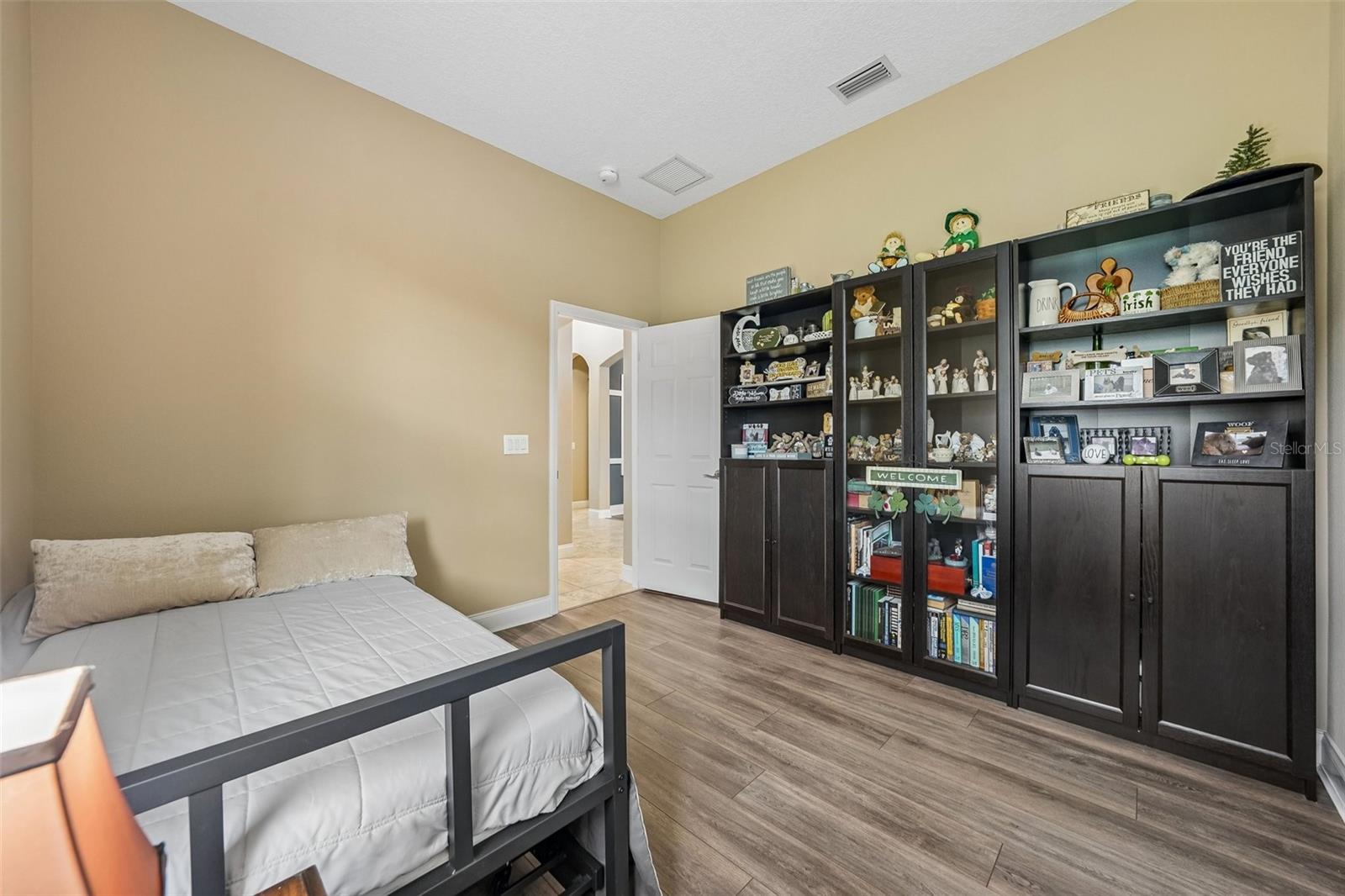 2812 DEVONOAK BLVD — photo 20