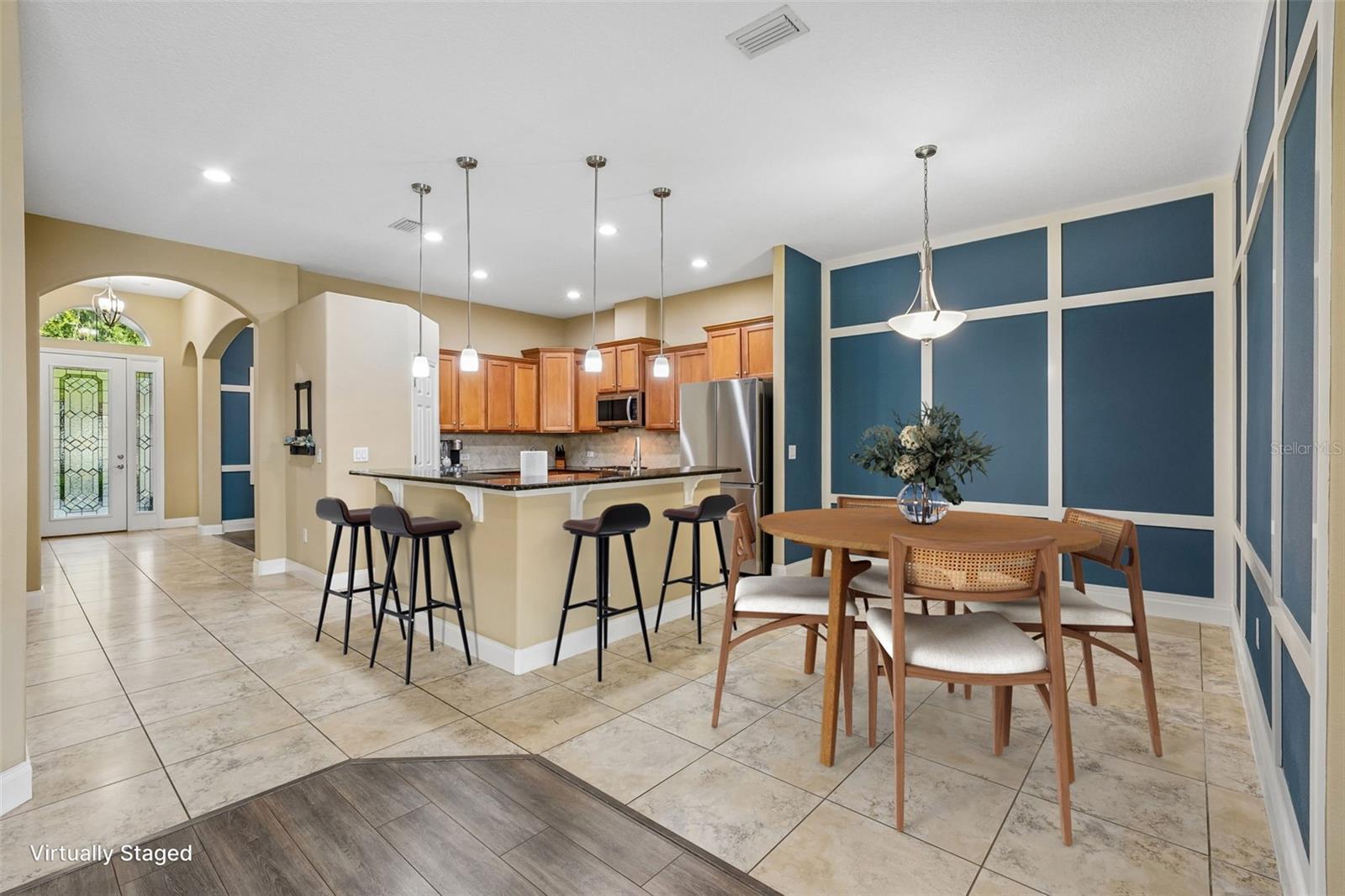 2812 DEVONOAK BLVD — photo 5