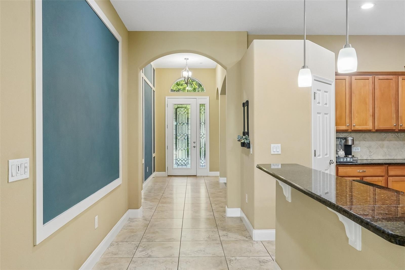 2812 DEVONOAK BLVD — photo 3