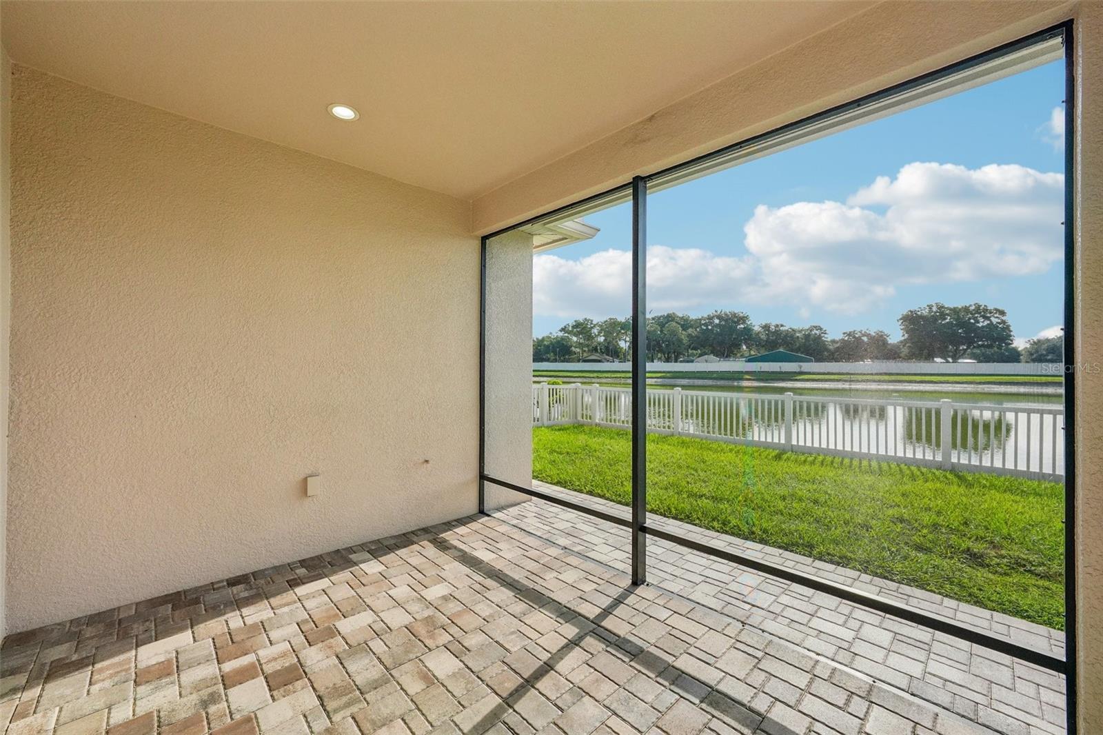 2812 DEVONOAK BLVD — photo 25