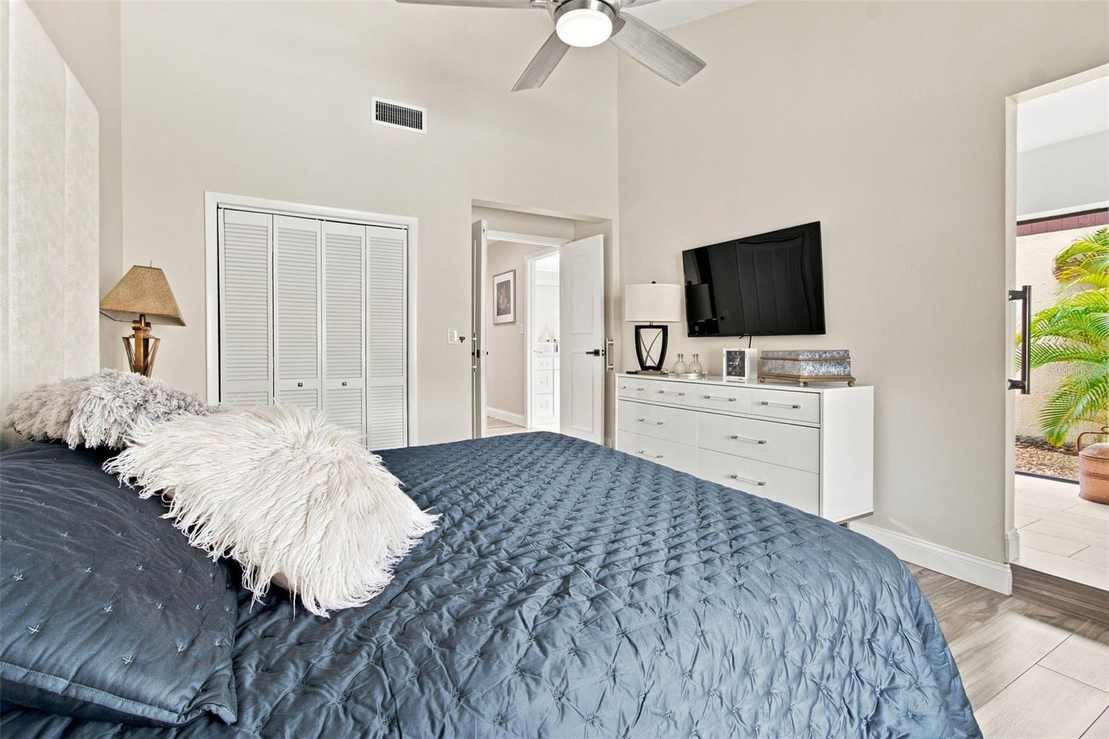 5005 PALOMA DR — photo 41