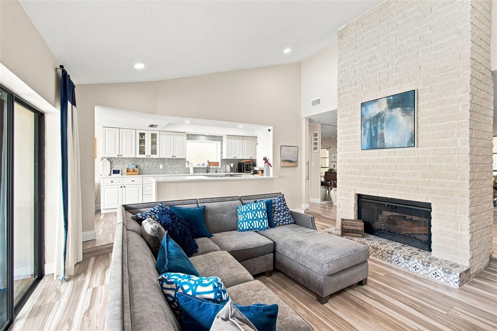 5005 PALOMA DR — photo 35