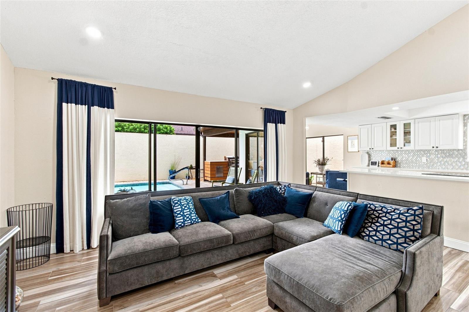 5005 PALOMA DR — photo 36
