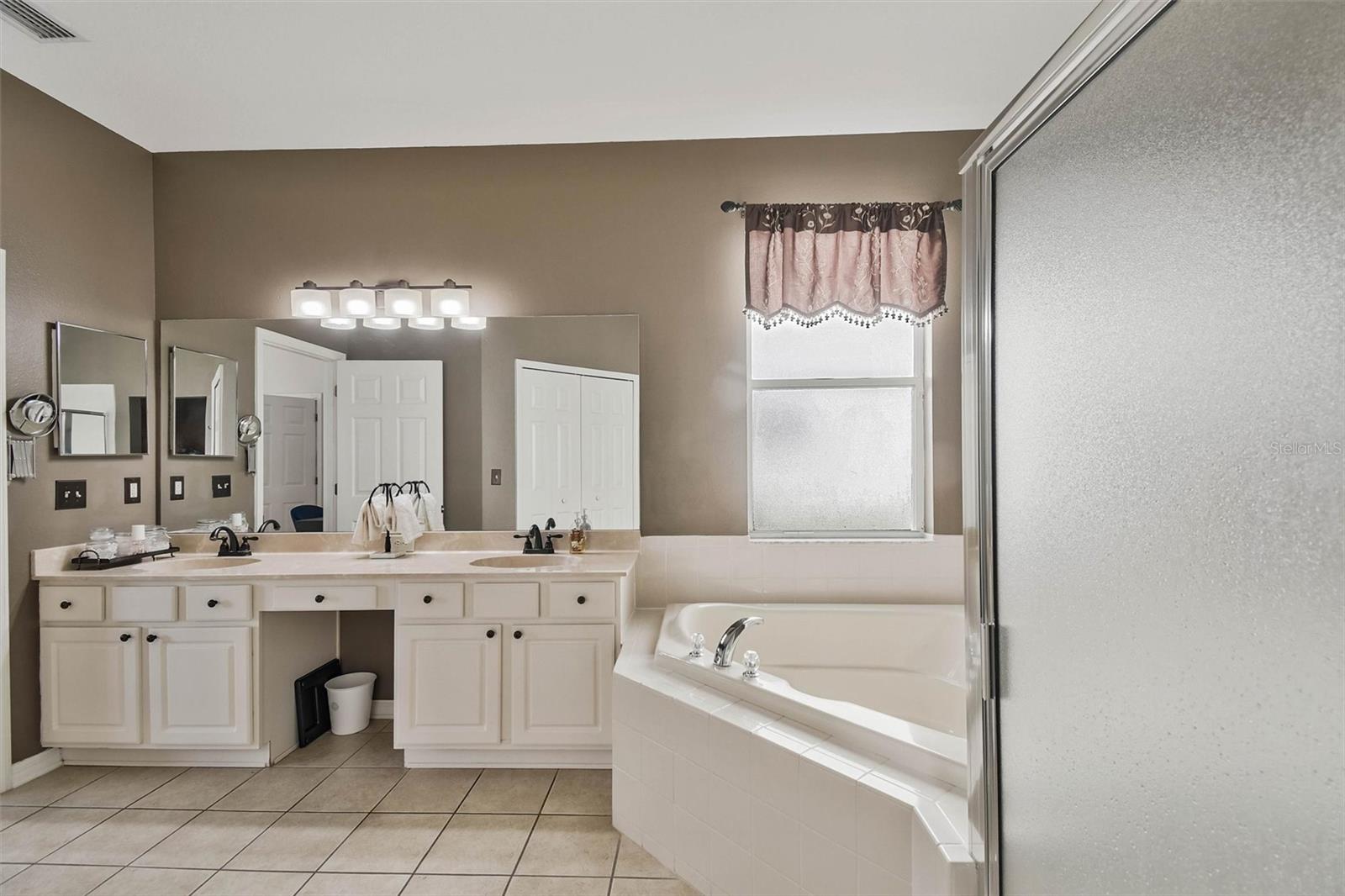 3240 DOWNAN POINT DR — photo 41