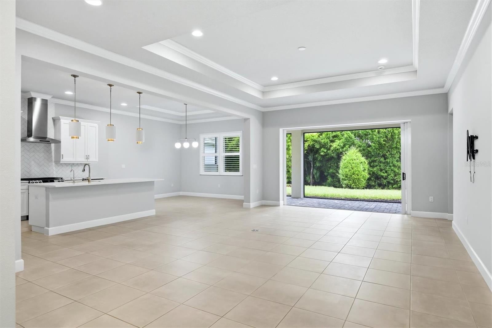 7717 SANDHILL LAKE DR — photo 12